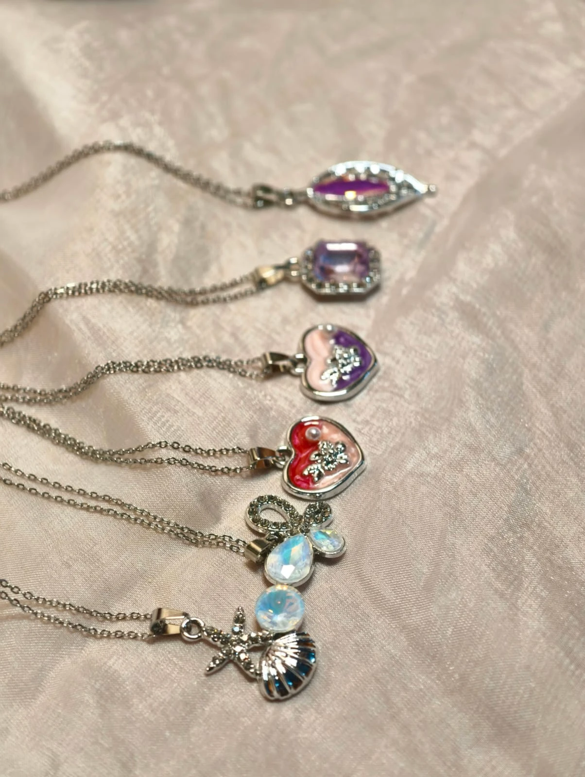 Clover Crystal Pendant Necklace Pink